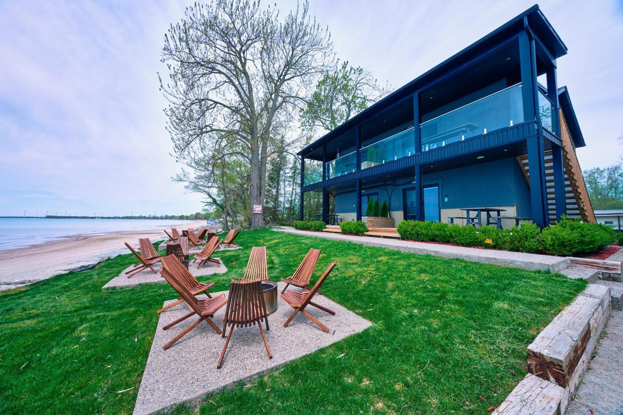 The Long Beach Resort - Beachfront Cottages & Townhouse Suites Wainfleet Extérieur photo