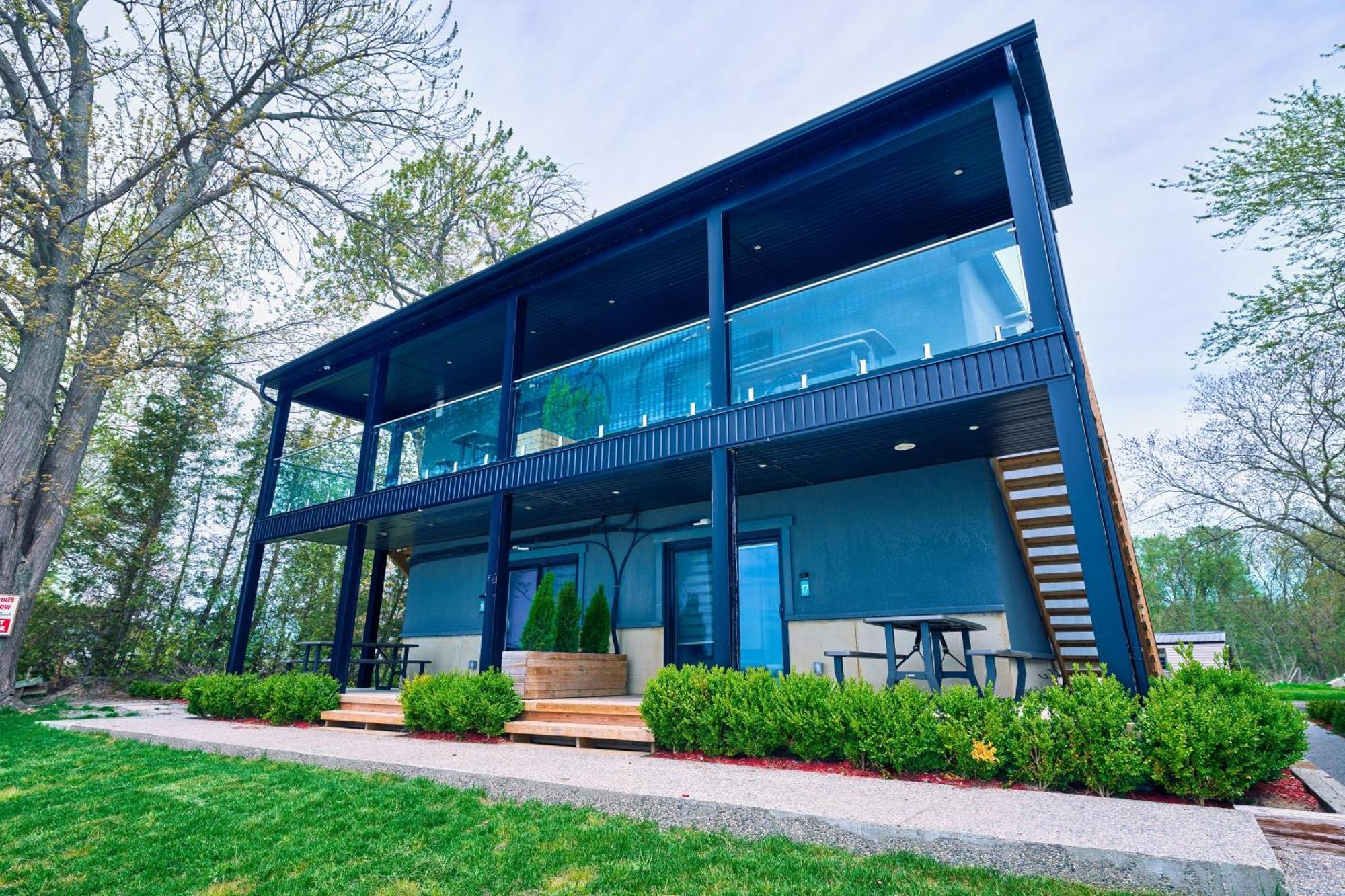 The Long Beach Resort - Beachfront Cottages & Townhouse Suites Wainfleet Extérieur photo