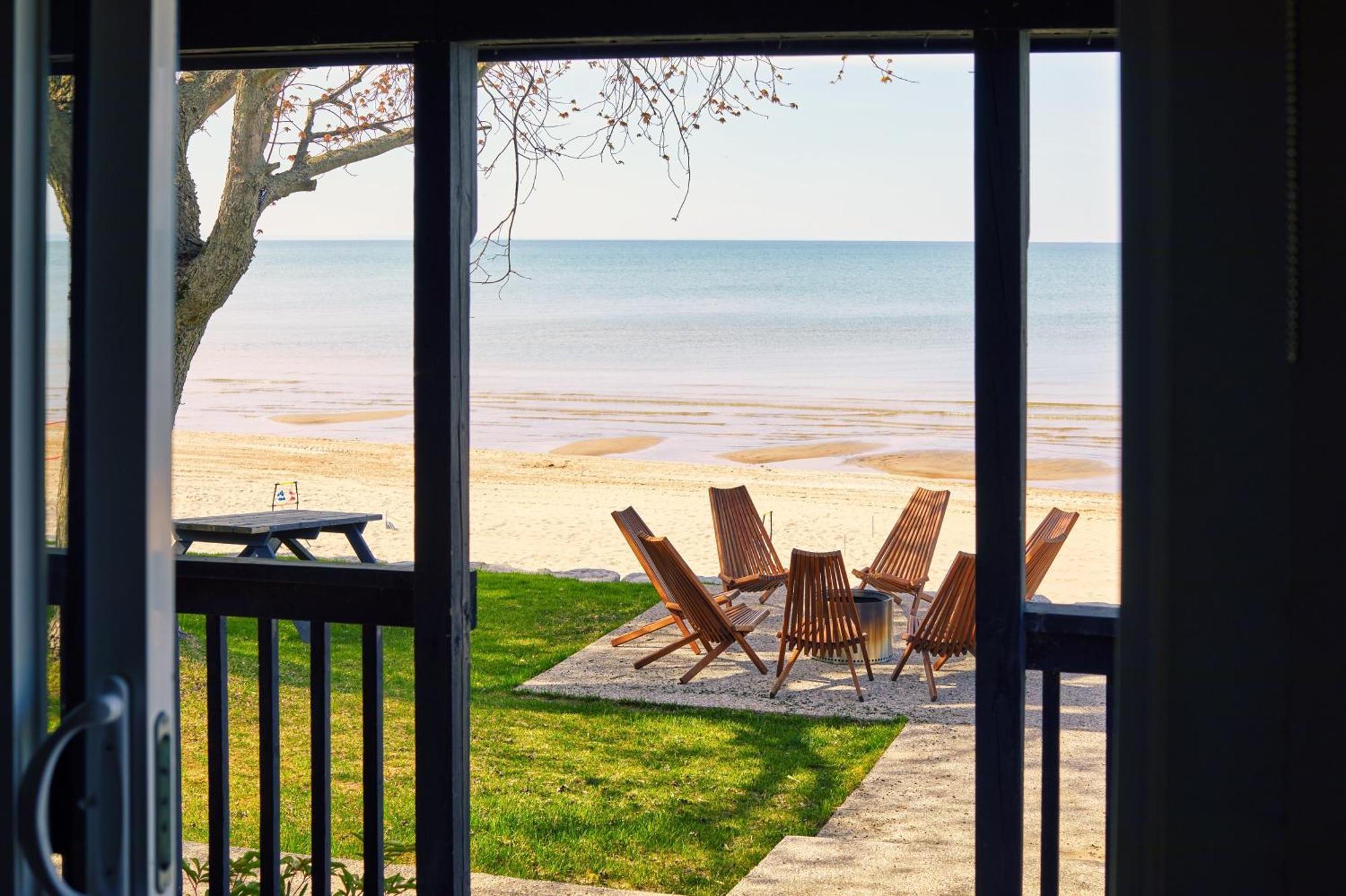 The Long Beach Resort - Beachfront Cottages & Townhouse Suites Wainfleet Extérieur photo