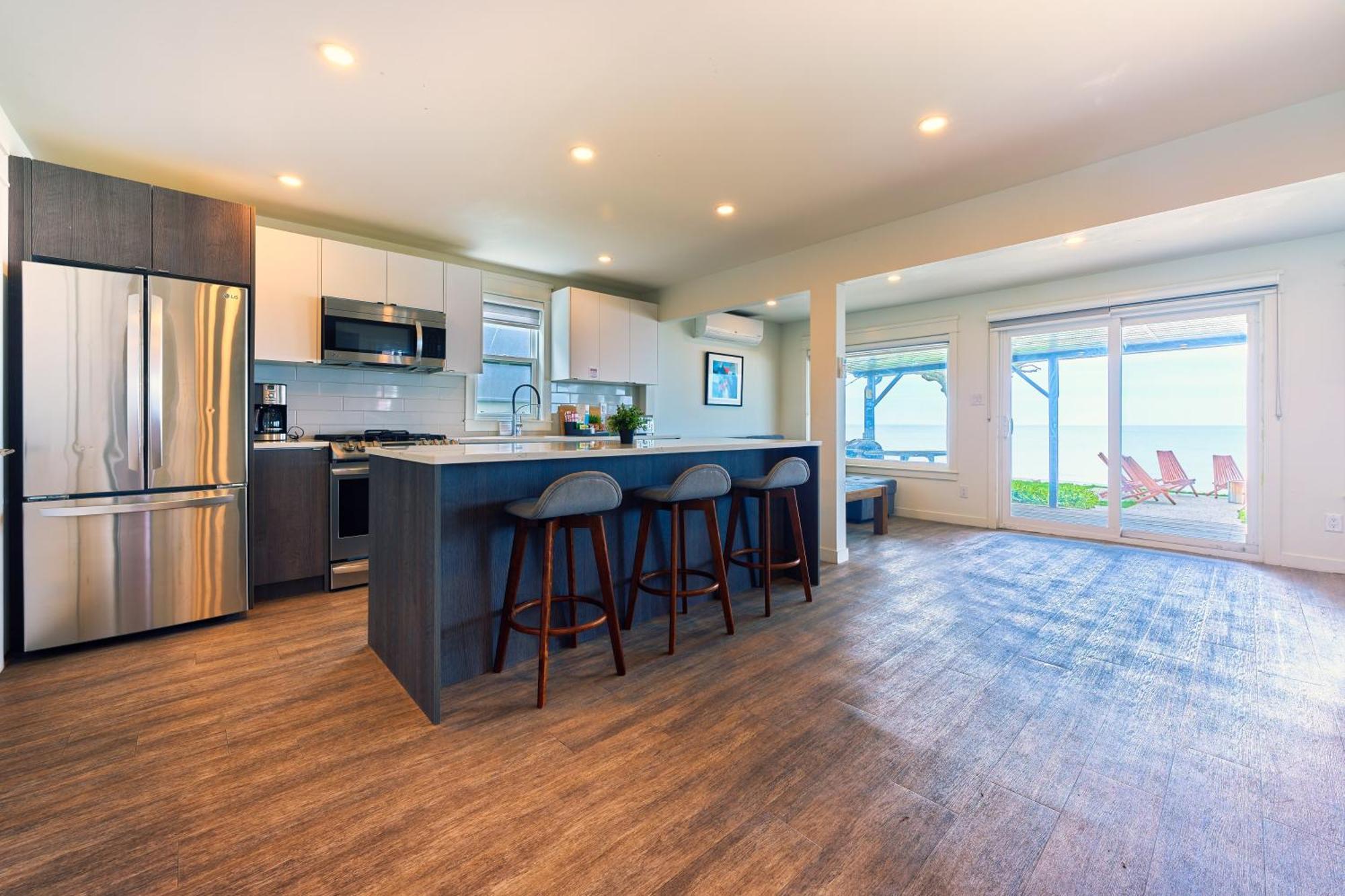 The Long Beach Resort - Beachfront Cottages & Townhouse Suites Wainfleet Extérieur photo